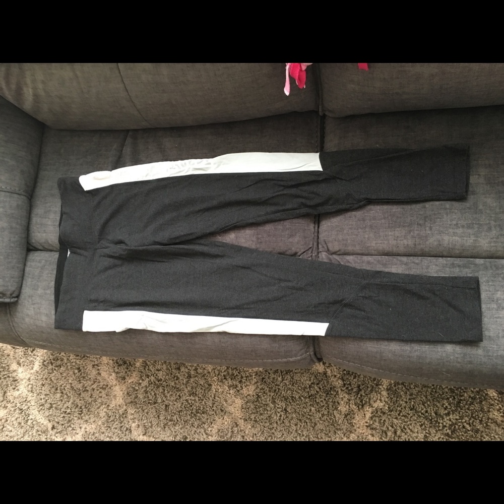 Pink leggings with pockets